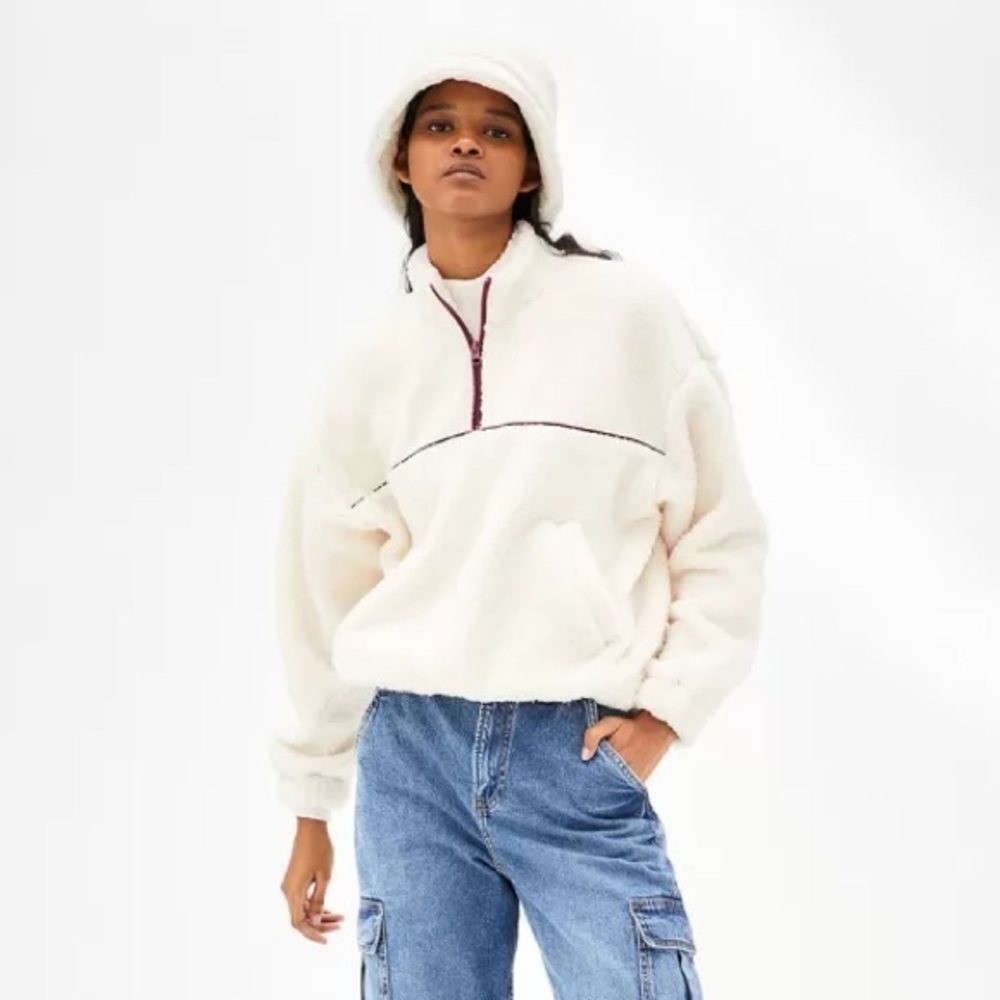 H&M Divided White Sherpa Teddy Fleece Pullover Jacket - Size Small